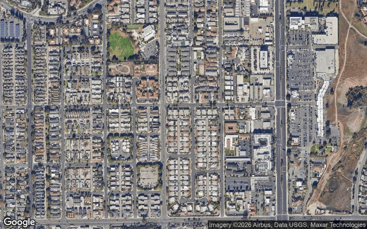 Satellite aerial view of Yorktown in Huntington Beach, California, showing the neighborhood's streets and surroundings.