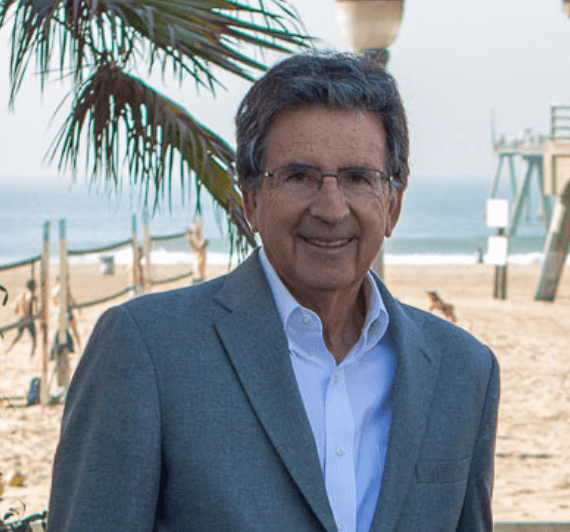 Craig Ratowsky, Realtor® and co-founder of Ratowsky Group at Compass in Huntington Beach.